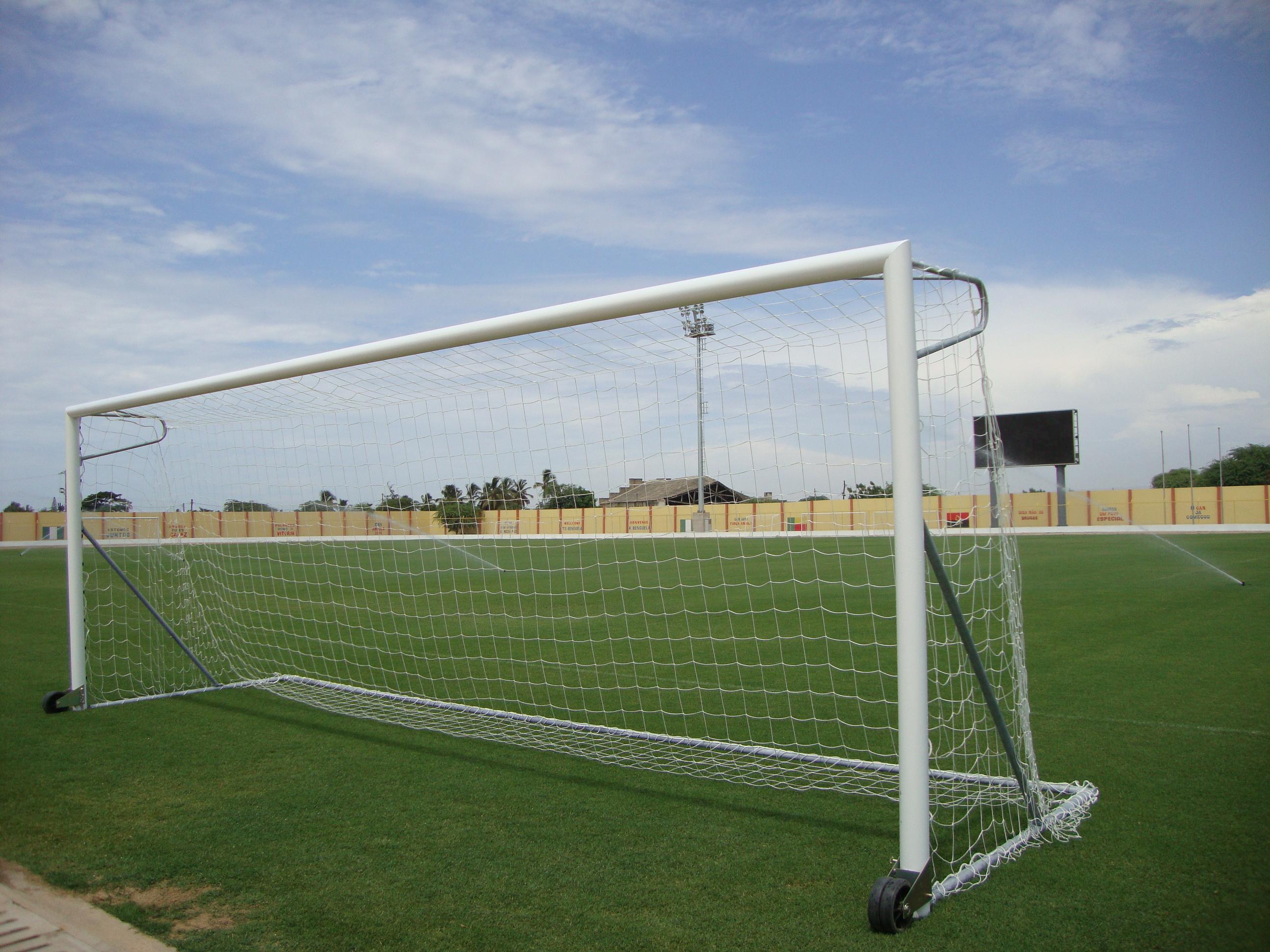 Fotografia Do Poste Da Baliza De Futebol Branco · Foto profissional gratuita